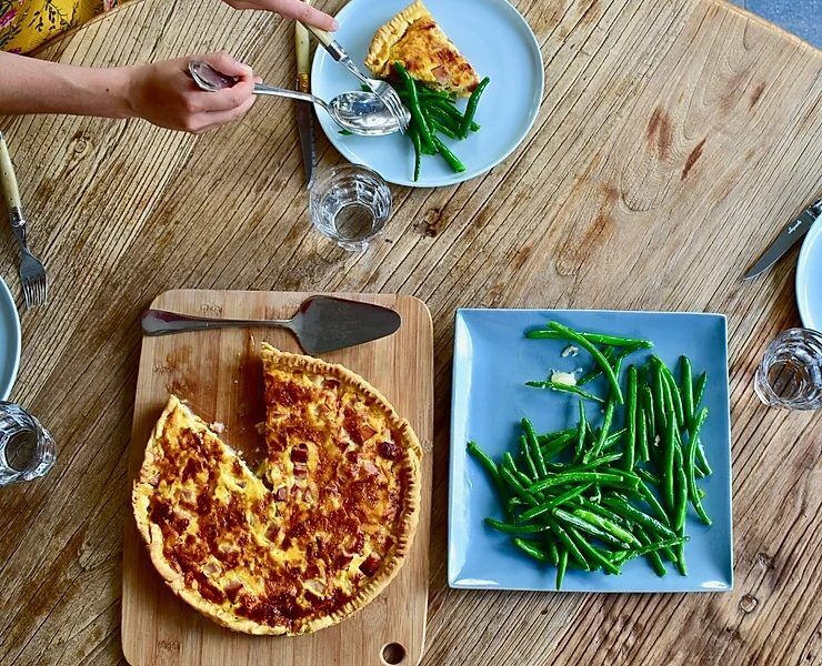 Quiche Lorraine with green beanss