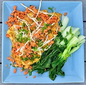 Turmeric-Omelette-and-Crispy-Salad